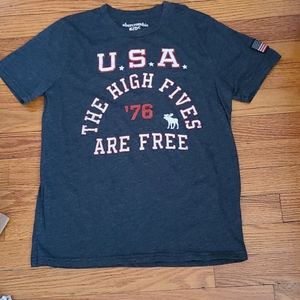 ABERCROMBIE AND FITCH T-shirt